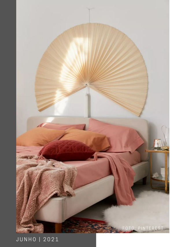 Decore com leques na parede